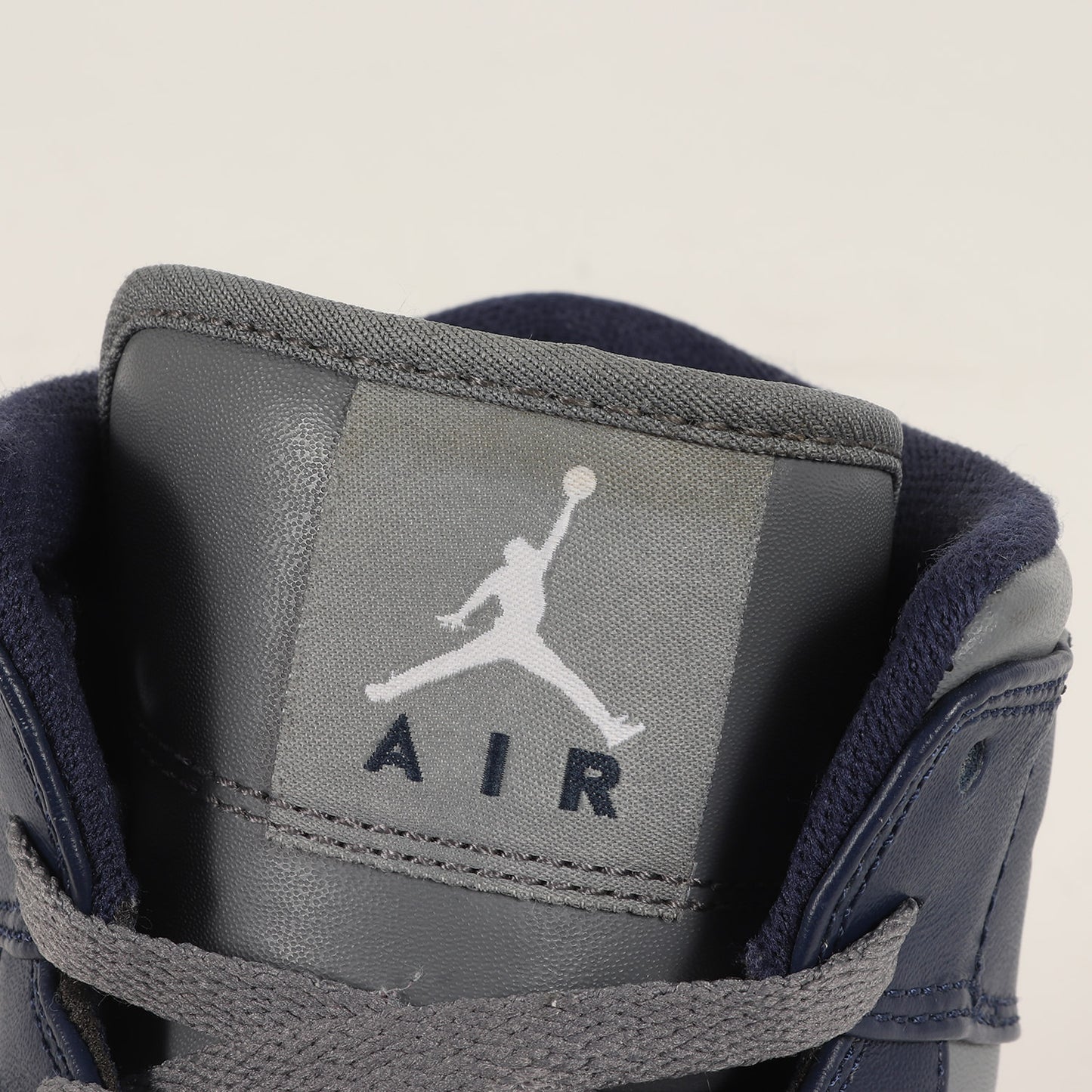 AIR JORDAN 1 MID GEORGETOWN (554724-006)