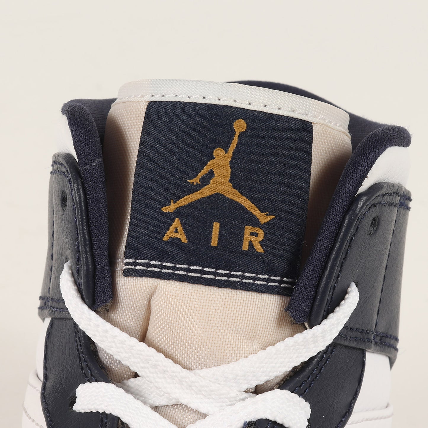AIR JORDAN 1 MID (2019年製 / 554724-174)