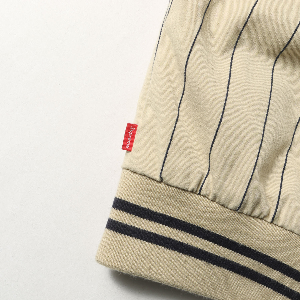 最高ロゴ ピンストライプ バーシティジャケット(Pinstripe Varsity Jacket)