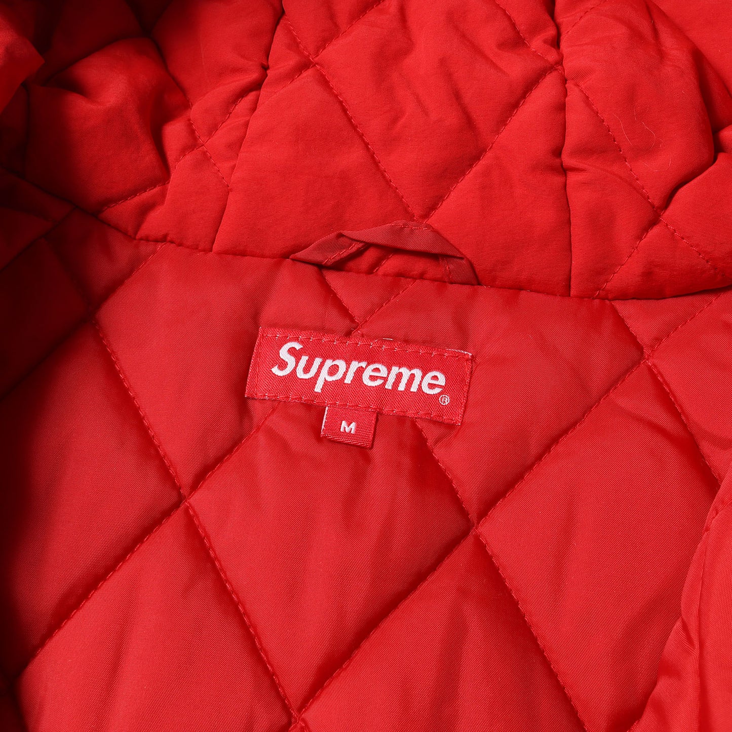 袖スクリプトロゴ 裏地キルティング フード ジャケット(Sleeve Script Sideline Jacket)