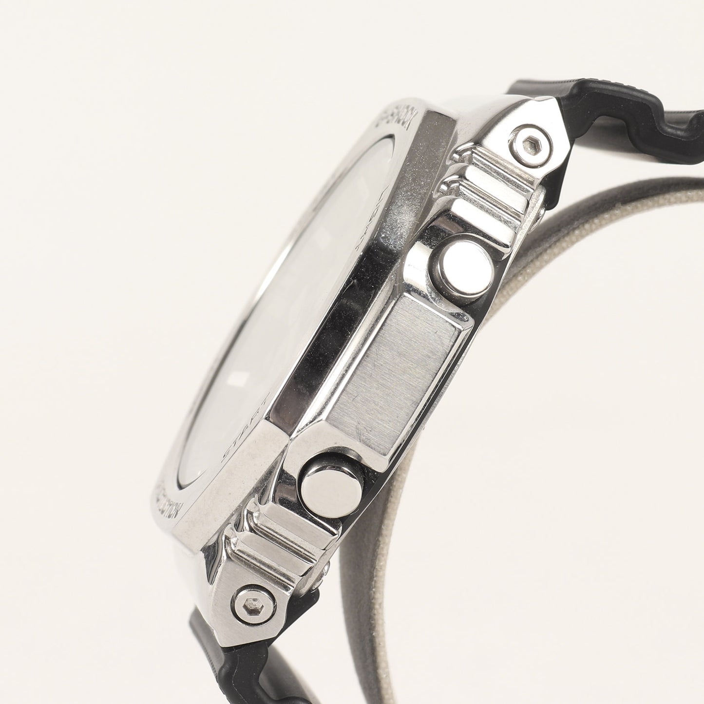 GM-2100-1AJF メタルカバード 腕時計 / ウォッチ