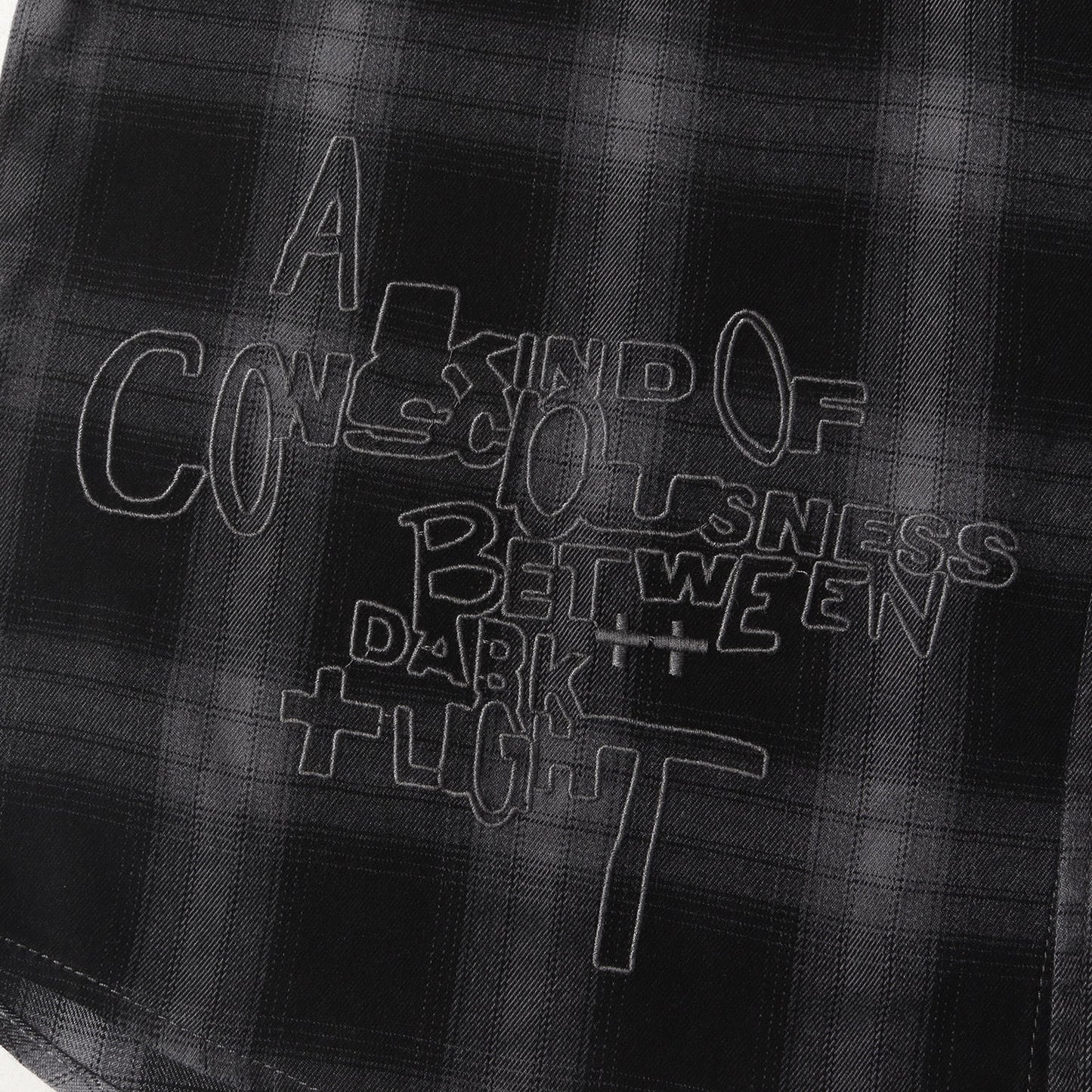 グラフィック刺繍 ストレッチ オンブレチェック シャツ(Consciousness Plaid Shirt)