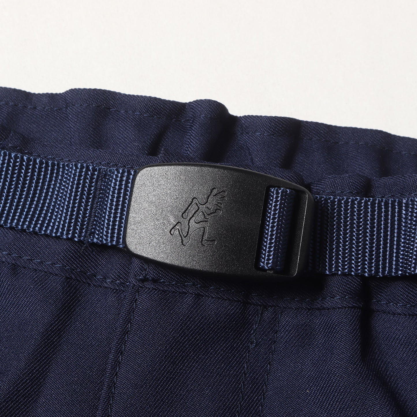 21SA × GRAMICCI ストレッチ 2タック アンクルカット イージーパンツ(WALKER ANKLE CUT EASY SLACKS POLY TWILL)