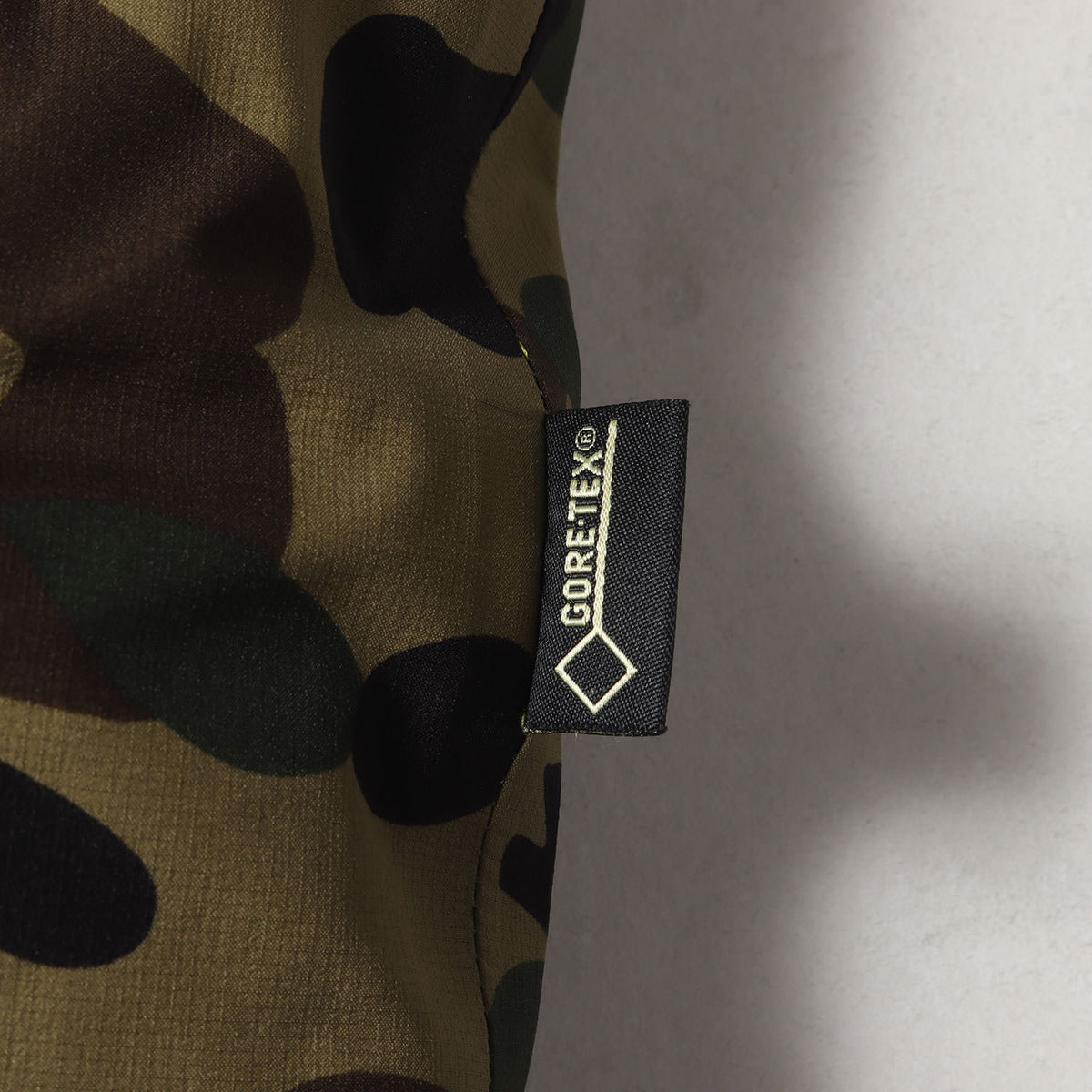 A BATHING APE (ア ベイシング エイプ) GORE-TEX 1stカモ 猿迷彩 