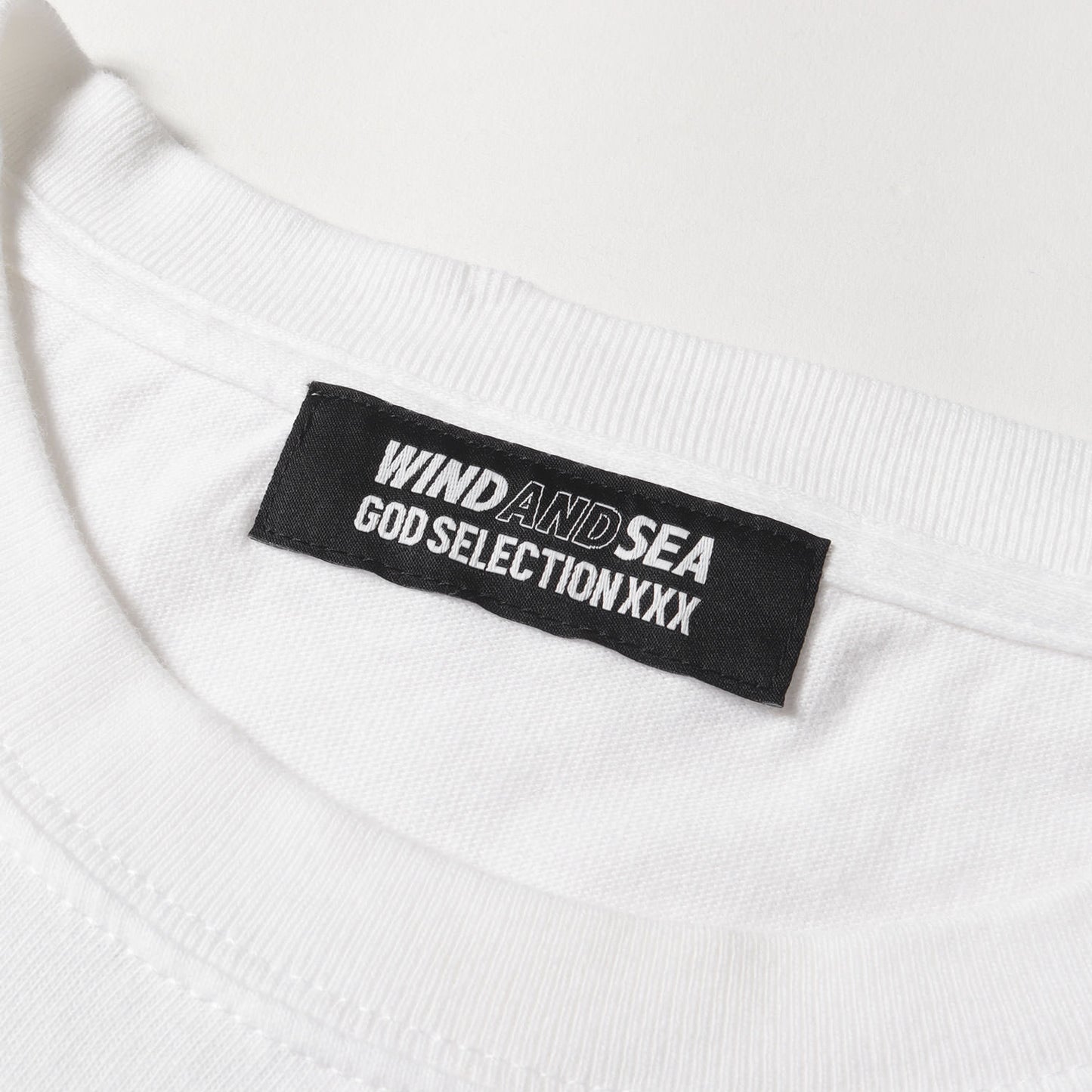 ×GOD SELECTION XXX コラボロゴ クルーネック Tシャツ