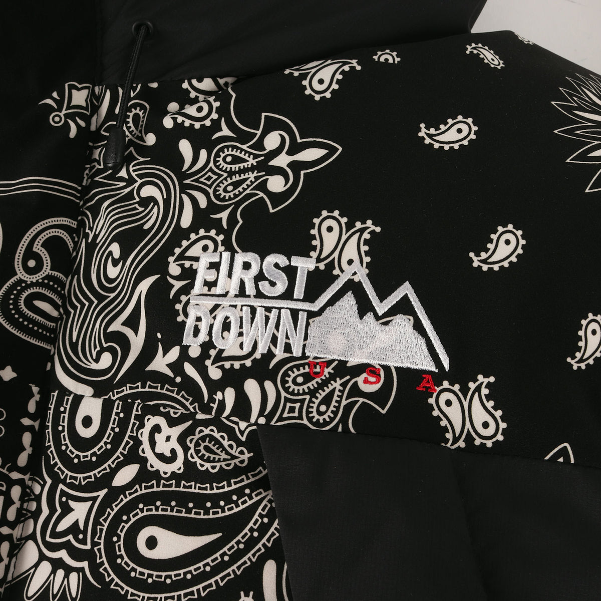 FREAK'S STORE別注 バンダナ柄 ダウンジャケット