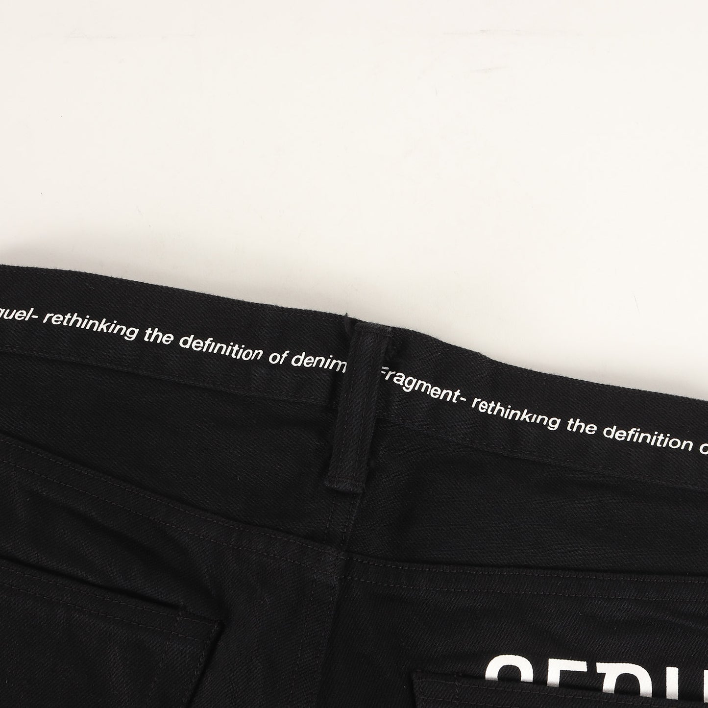 ×fragment design セルビッチ カラーブラック デニムパンツ