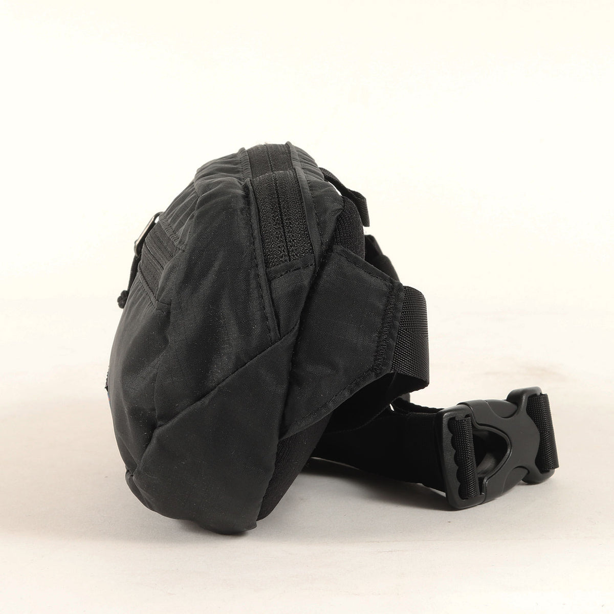 24SS ウルトラライト ブラックホール ミニ ヒップ パック(Ultralight Black Hole Mini Hip Pack)
