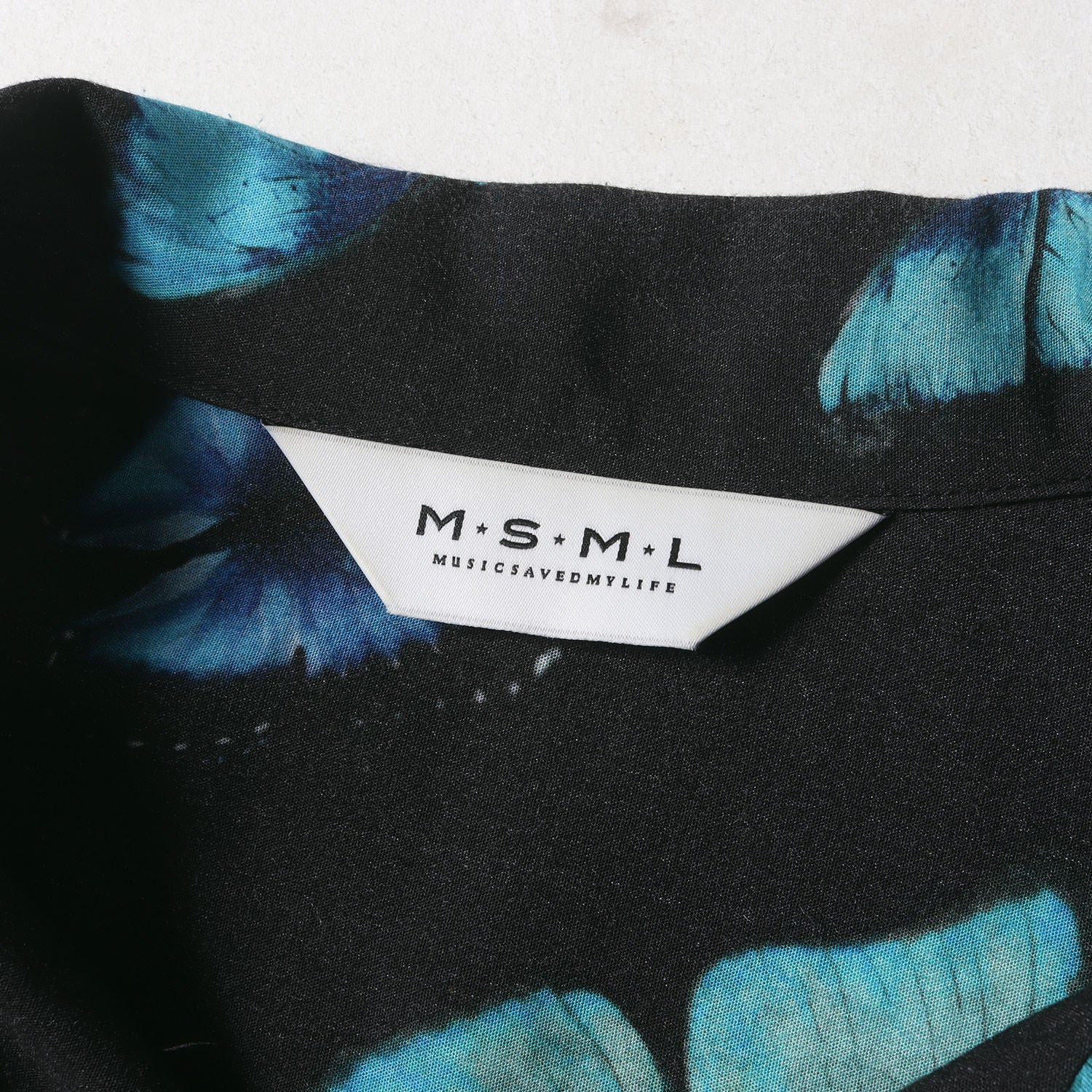 ●MSML 21SS バタフライ柄 オープンカラー レーヨン シャツ　長袖メンズ MSML (エムエスエムエル) 21SS バタフライ柄 オープンカラー レーヨン