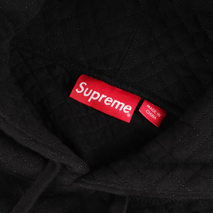 23SS ロゴプレート キルティング スウェット パーカー(Micro Quilted Hooded Sweatshirt)