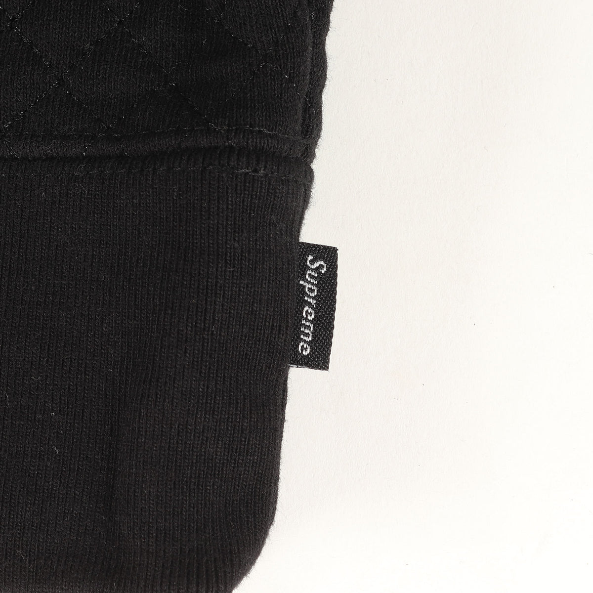 23SS ロゴプレート キルティング スウェット パーカー(Micro Quilted Hooded Sweatshirt)