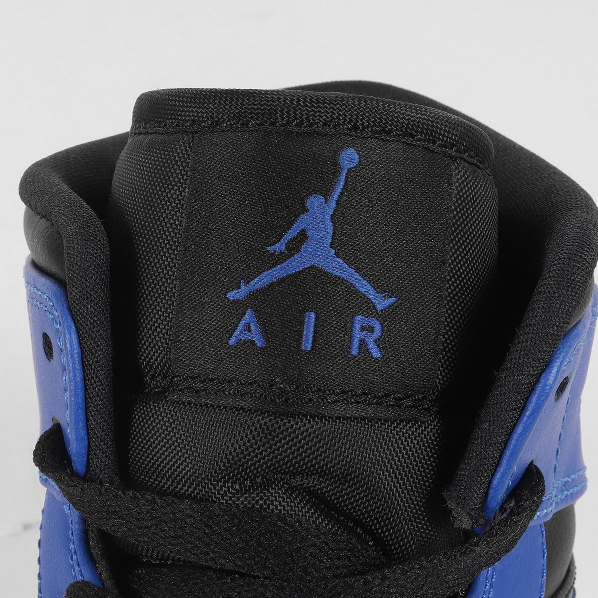 AIR JORDAN 1 MID HYPER ROYAL (554724-077)