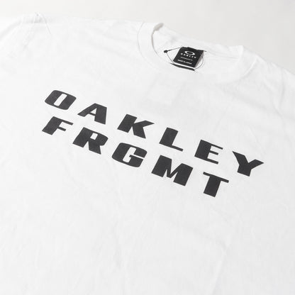 ×fragment design ブランドロゴ クルーネック Tシャツ
