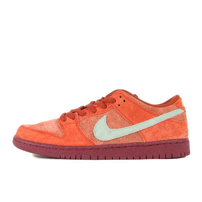 SB DUNK LOW PRO PRM MYSTIC RED AND ROSEWOOD (DV5429-601)