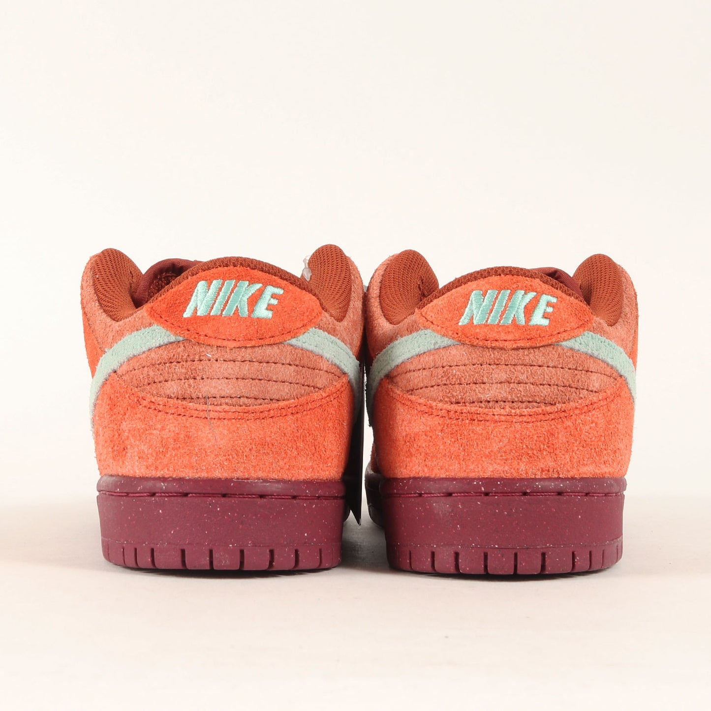 SB DUNK LOW PRO PRM MYSTIC RED AND ROSEWOOD (DV5429-601)