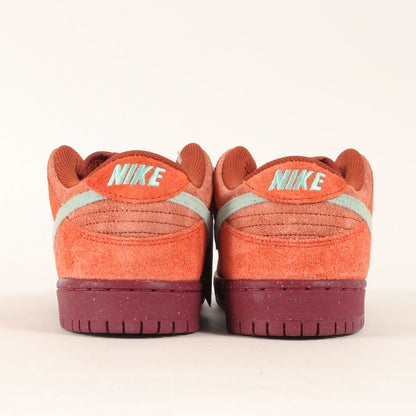 SB DUNK LOW PRO PRM MYSTIC RED AND ROSEWOOD (DV5429-601)