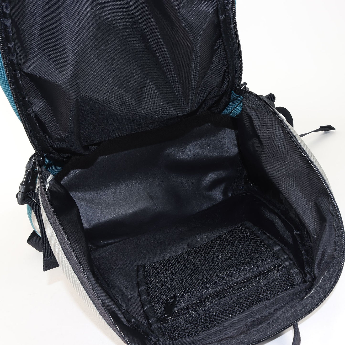 コーデュラ ナイロン バックパック(Contour Backpack)