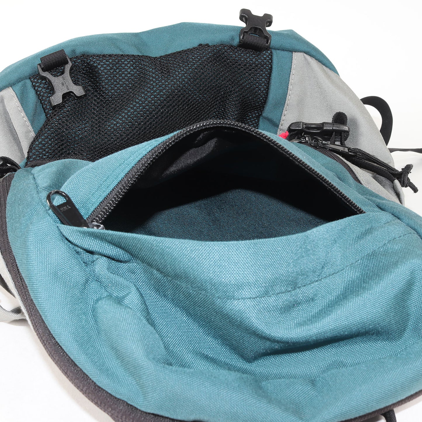 コーデュラ ナイロン バックパック(Contour Backpack)