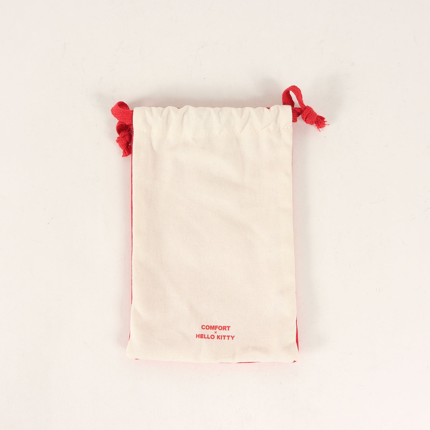 コンフォート COMFORT × HELLOKITTY キーホルダー ブラック COMFORT (コンフォート) 24AW 伊勢丹新宿店 限定 ×HELLO KITTY