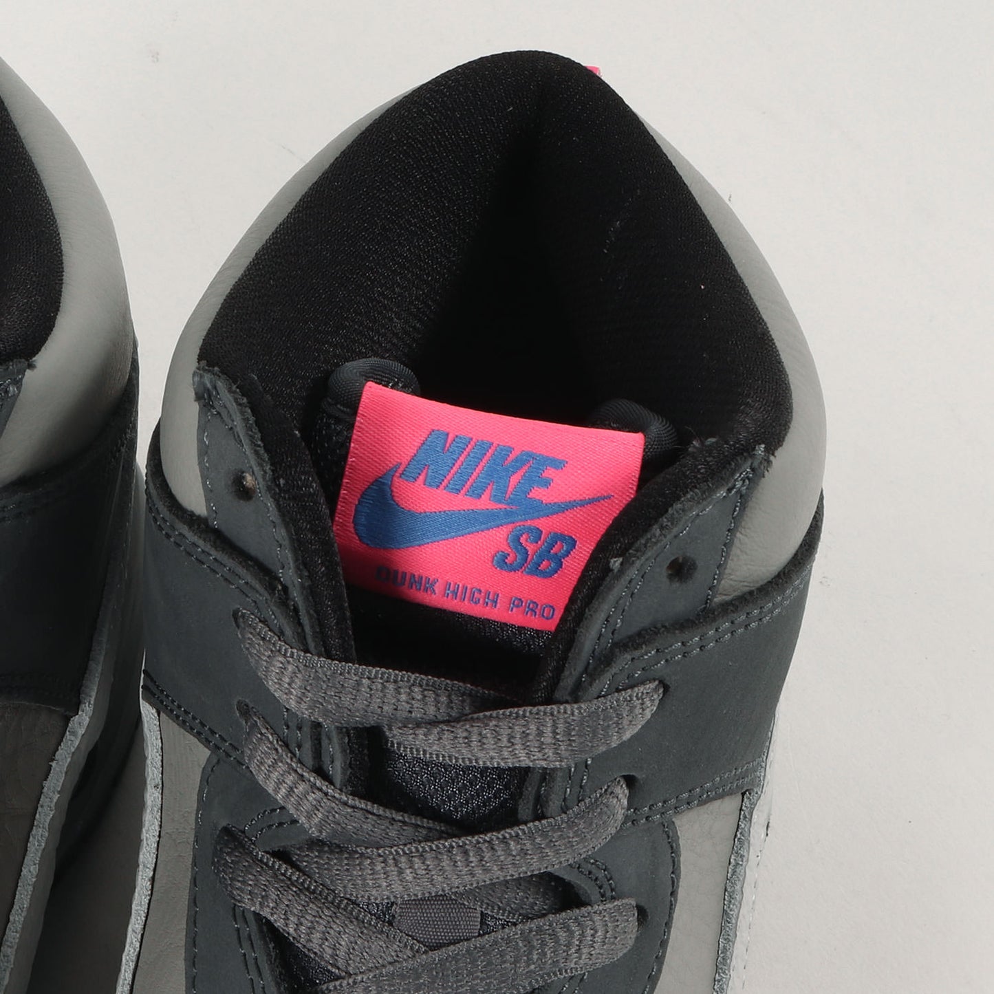 SB DUNK HIGH PRO MEDIUM GREY (DJ9800-001)