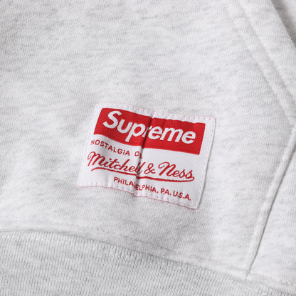 24AW ×Mitchell & Ness ×NCAA アップリケロゴ スウェット パーカー(Hooded Sweatshirt)