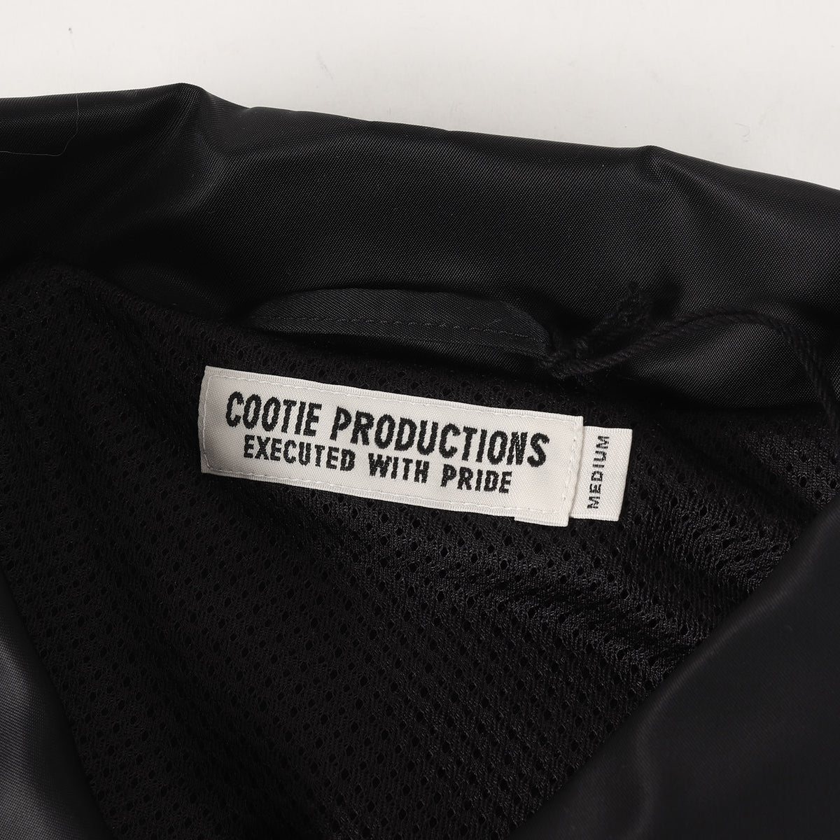23AW アーチロゴ ナイロン コーチジャケット(Nylon Coach Jacket)