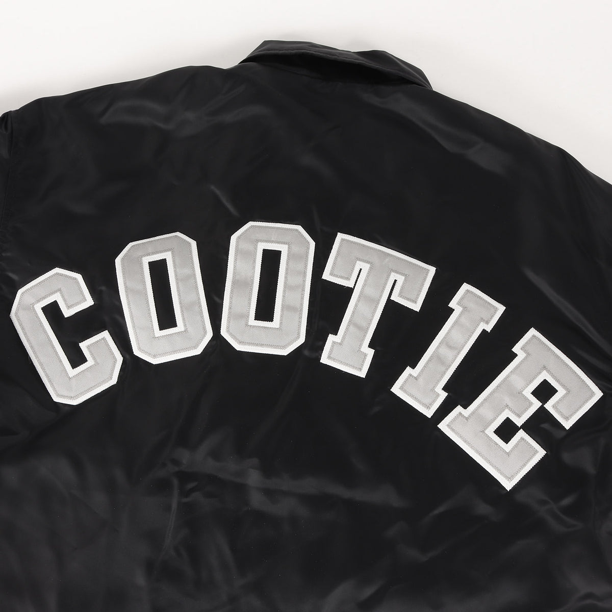 23AW アーチロゴ ナイロン コーチジャケット(Nylon Coach Jacket)