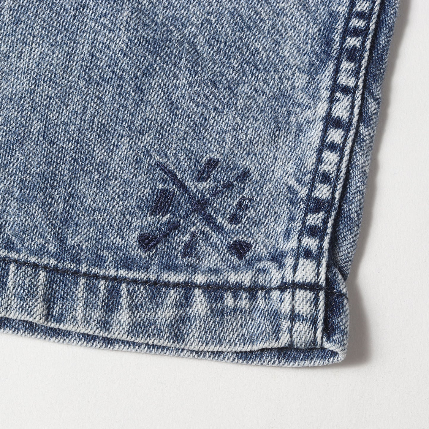 ケミカル デニム ショーツ(CHEMICAL DENIM SHORTS)