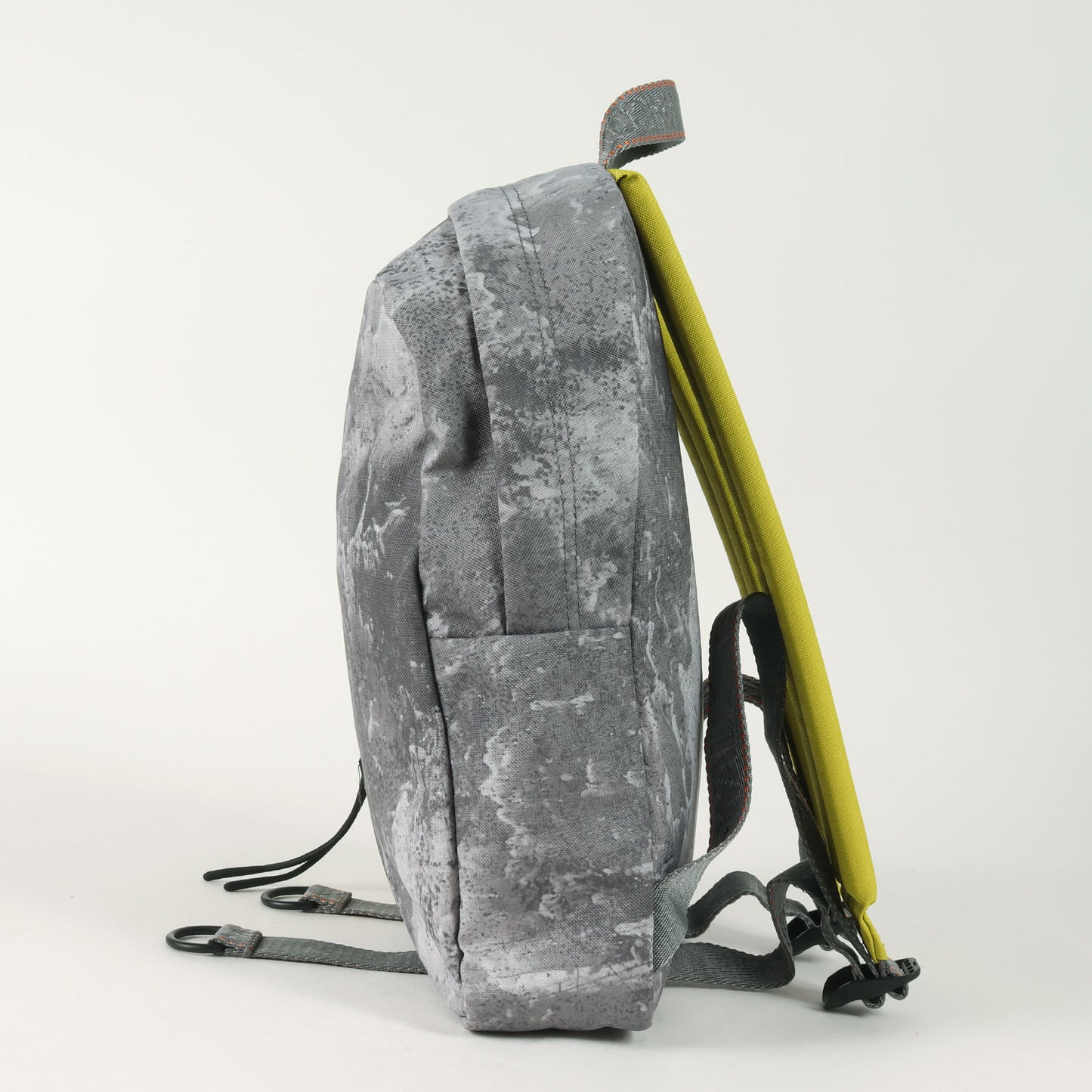 ×EASTPAK 総柄 スモール バックパック(Greyscale Small Backpack)