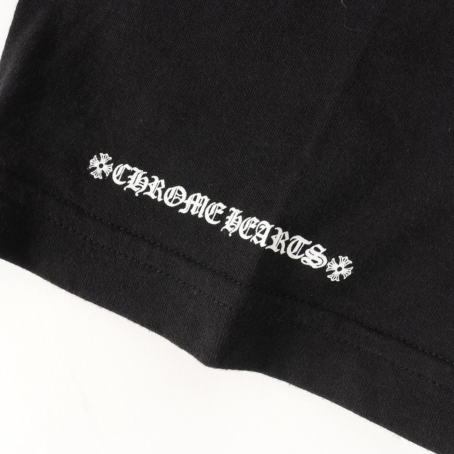 近年モデル ブランドロゴ ポケット Tシャツ