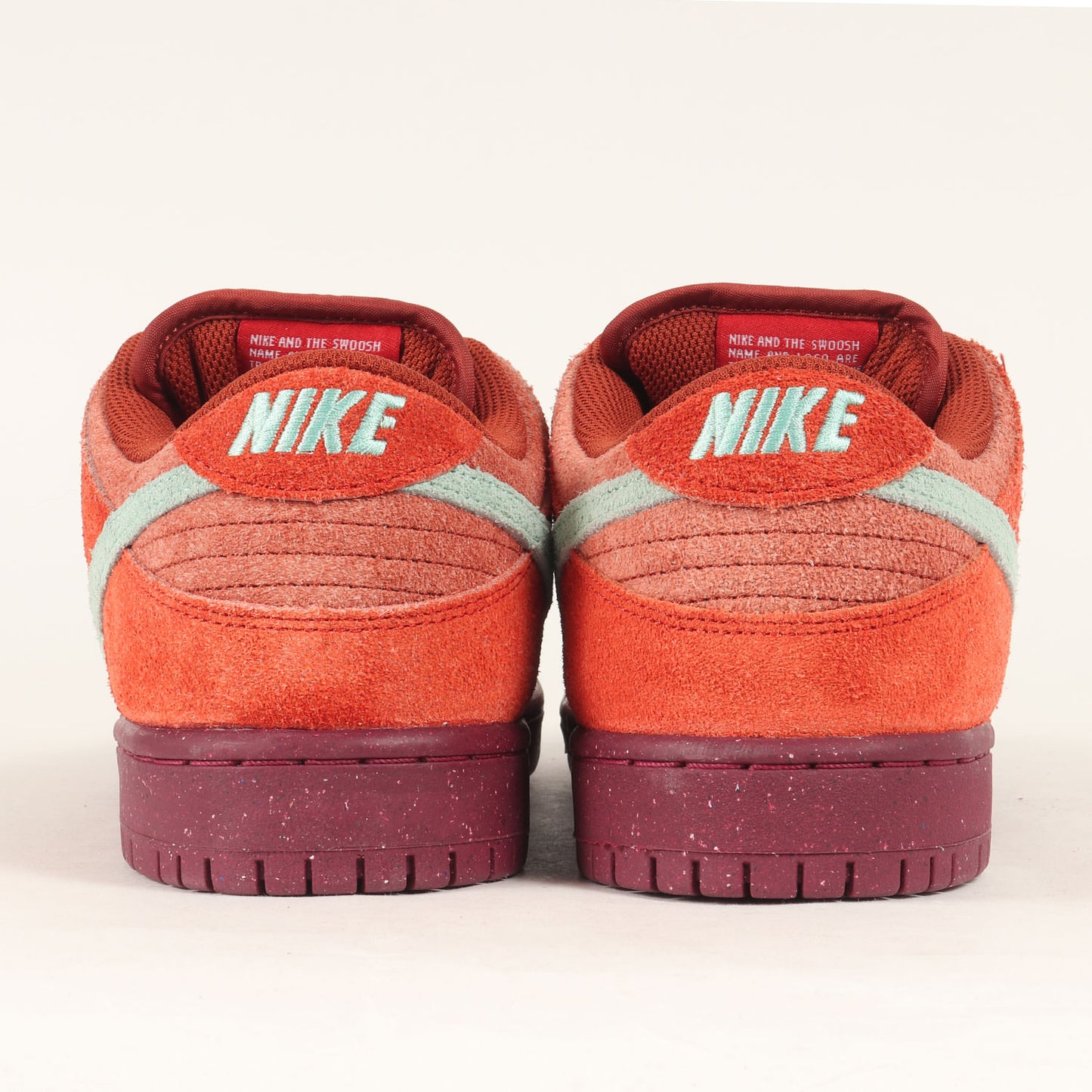 SB DUNK LOW PRO PRM MYSTIC RED AND ROSEWOOD (DV5429-601)