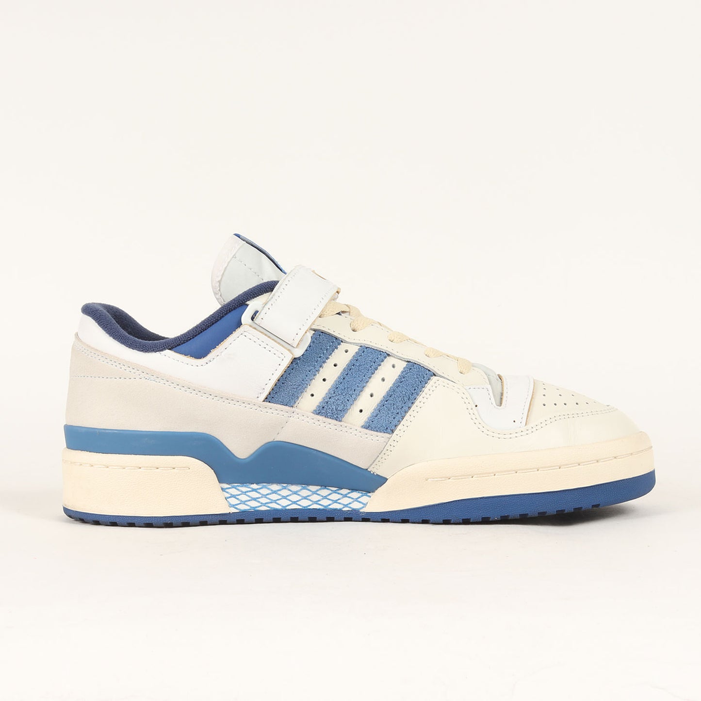 21SS FORUM 84 LOW BLUE THREAD (S23764)