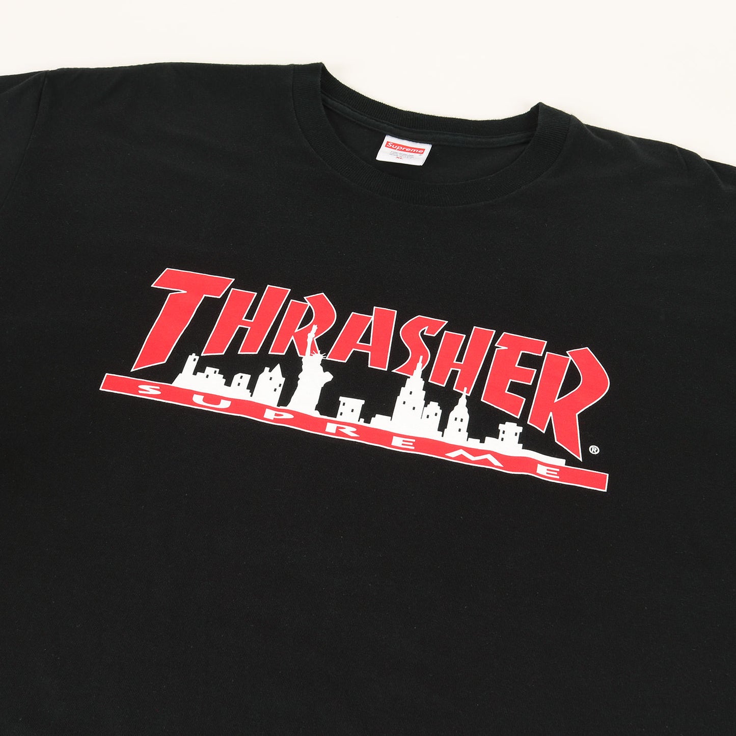 21AW ×THRASHER スカイラインロゴ Tシャツ(Skyline Tee)