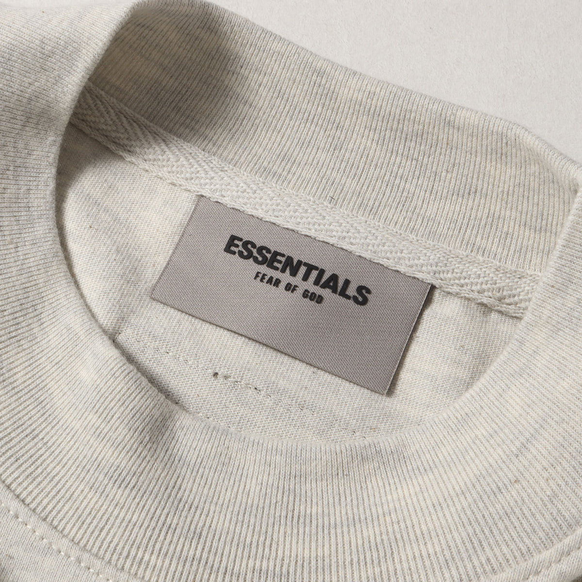 FOG ESSENTIALS ブランドロゴ ロングスリーブ Tシャツ