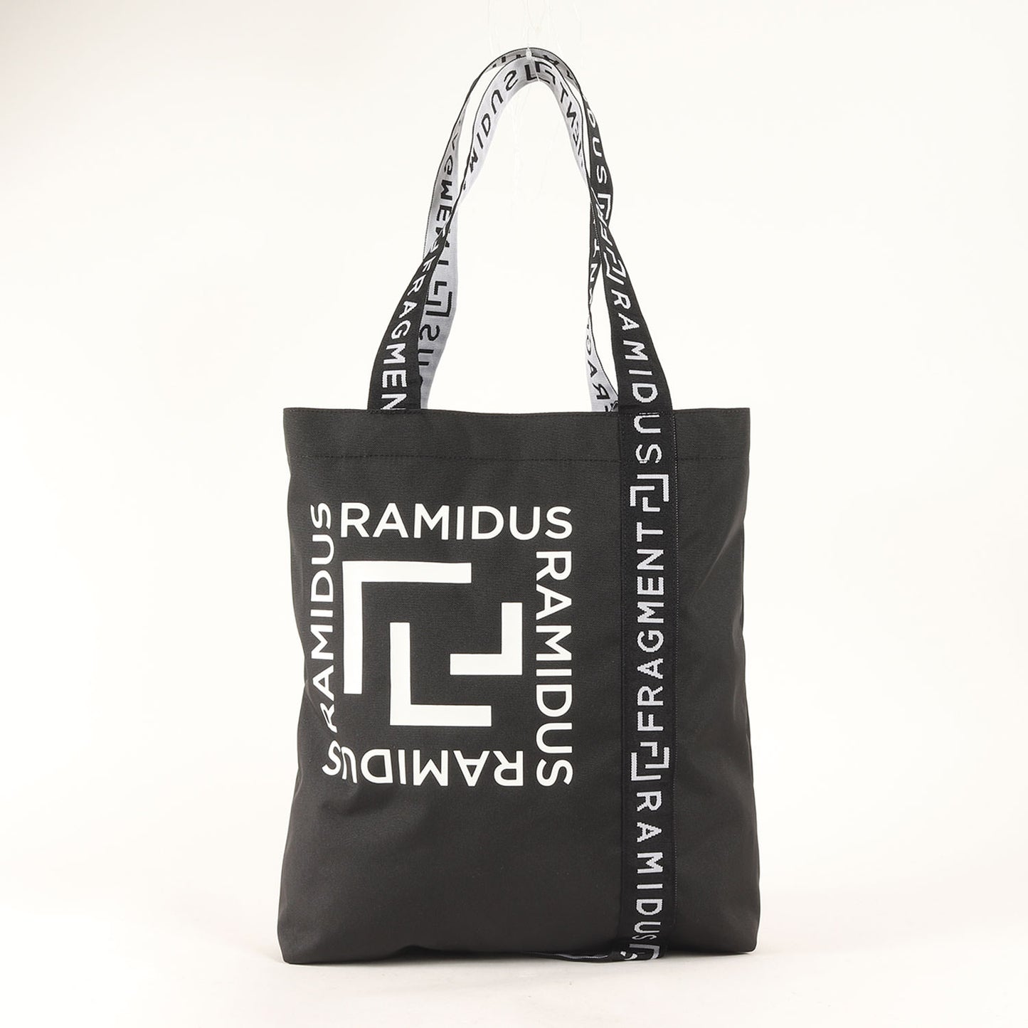 ×fragment design トートバッグ