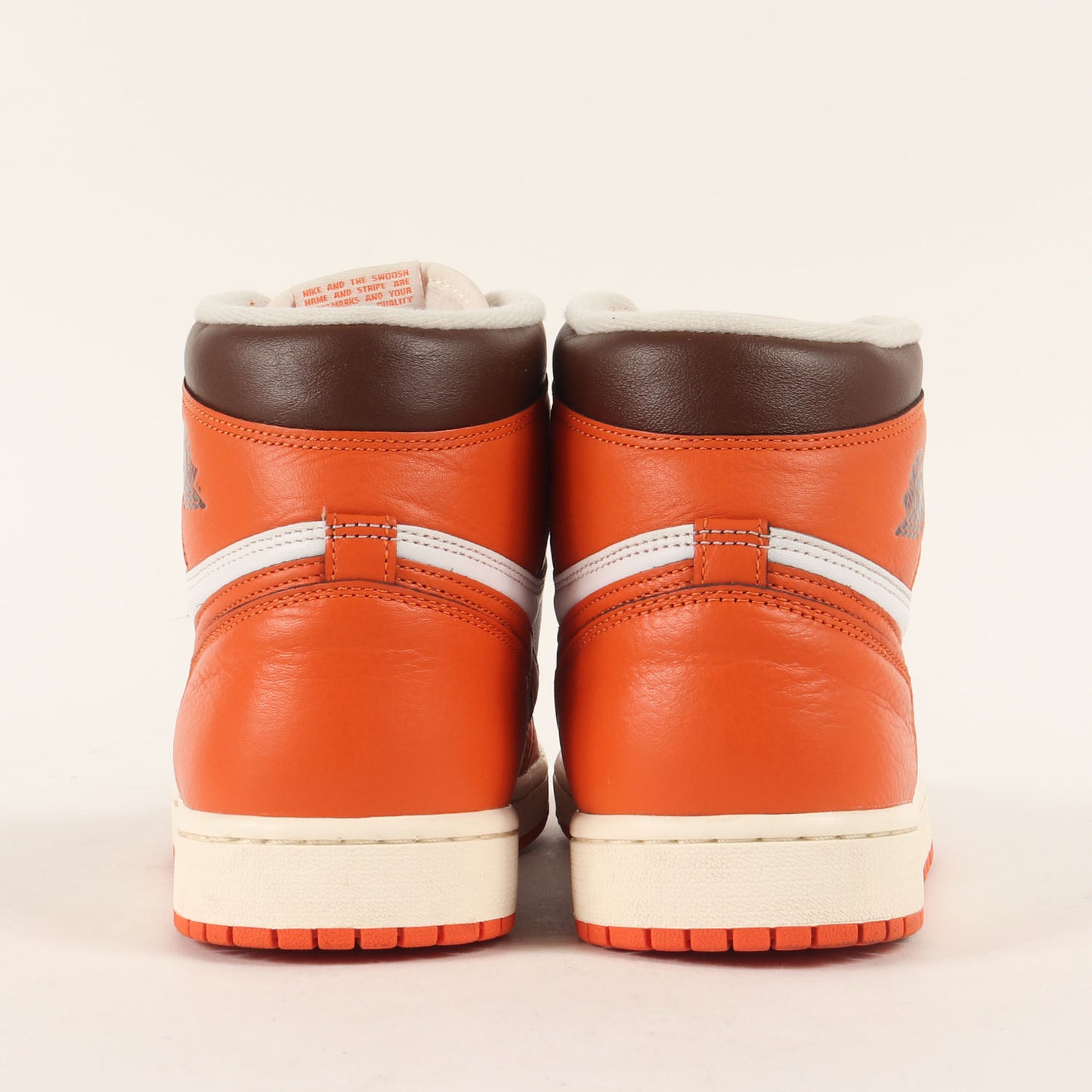 WMNS AIR JORDAN 1 RETRO HIGH OG STARFISH (DO9369-101)