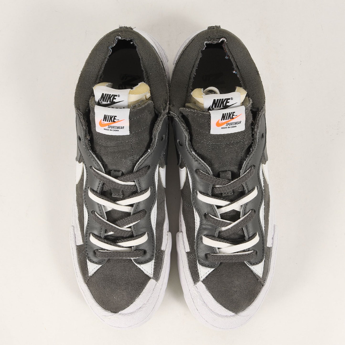 21SS ×NIKE BLAZER LOW / SACAI IRON GREY (DD1877-002)
