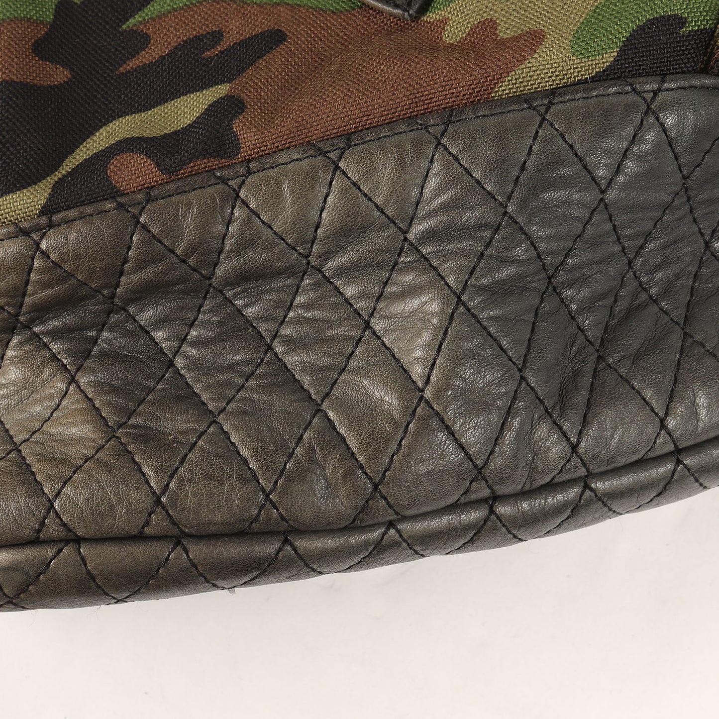 キルティングレザー コンビ カモフラージュ バックパック