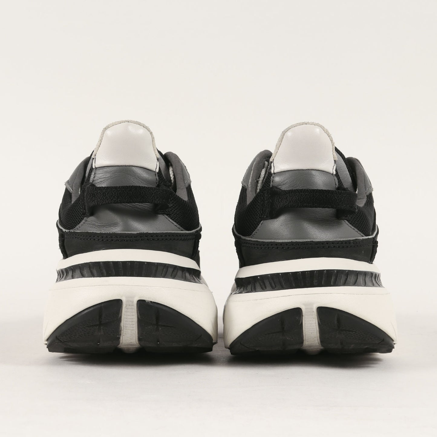 22AW ×UGG ヌバック 厚底 スニーカー(CA805 V2)