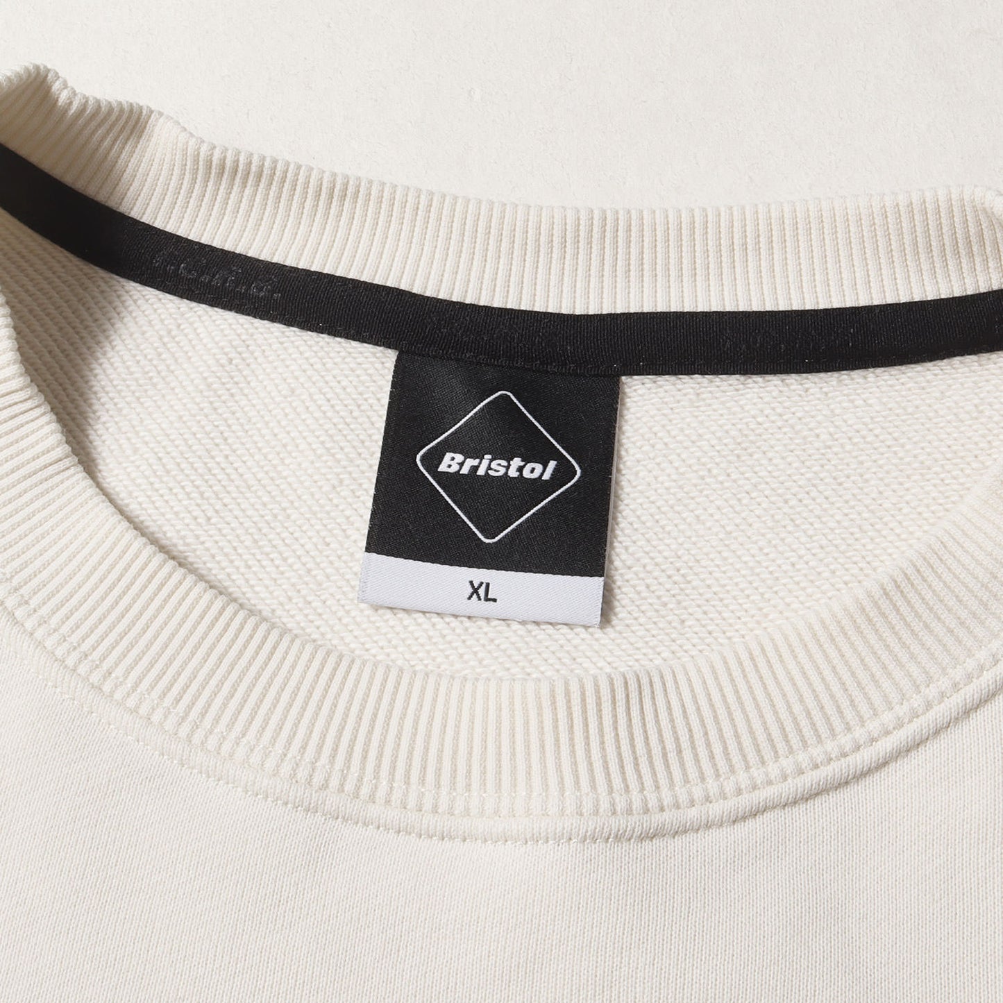 23SS シンセティックレザー アップリケ スウェット(SYNTHETIC LEATHER APPLIQUE CREWNECK SWEAT)