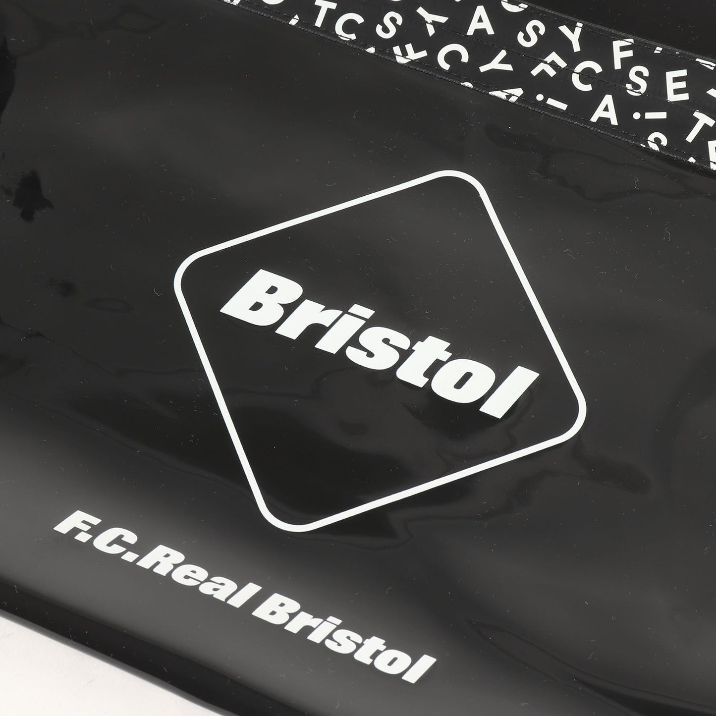 ×CASETiFY PVC クリア クラッチバッグ