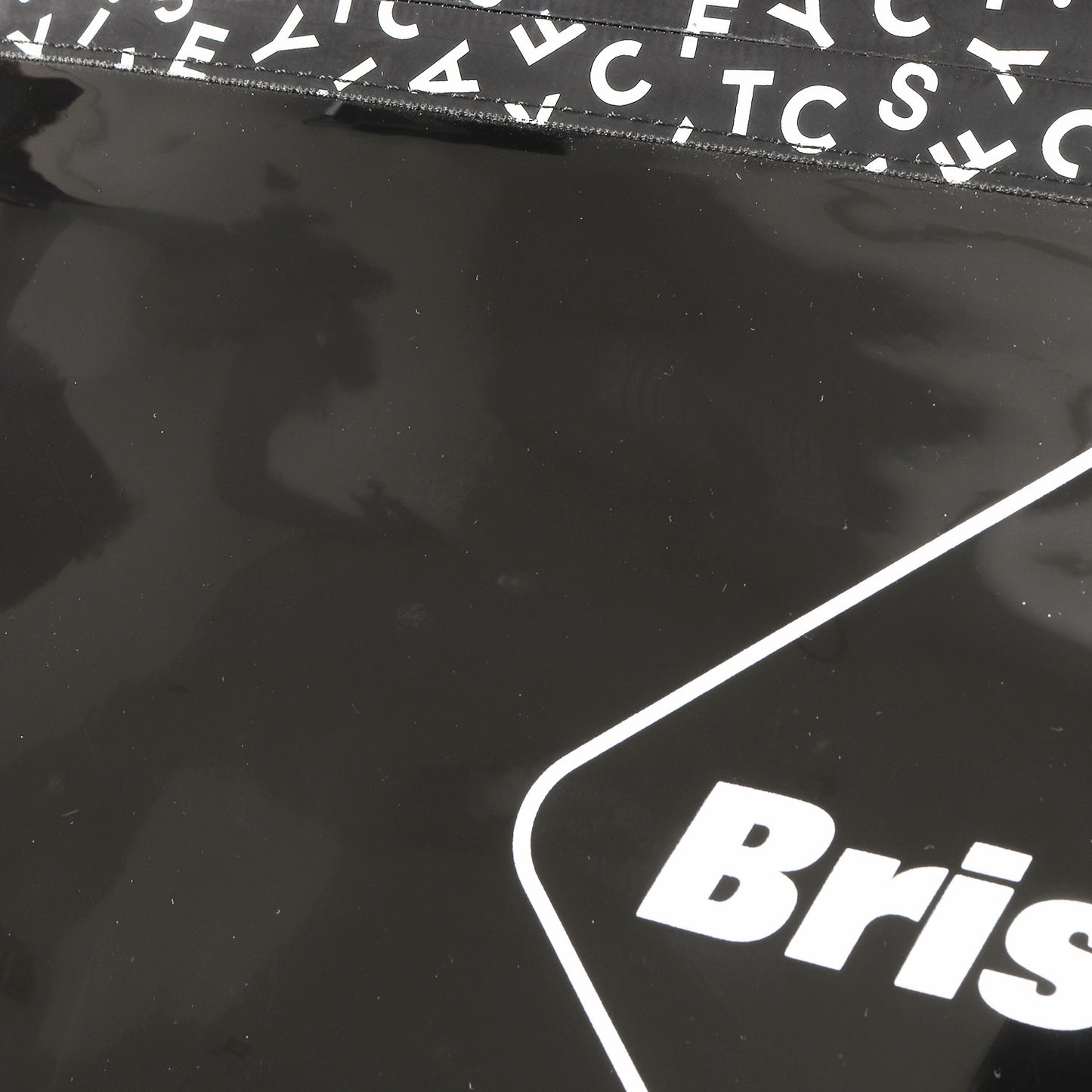 ×CASETiFY PVC クリア クラッチバッグ