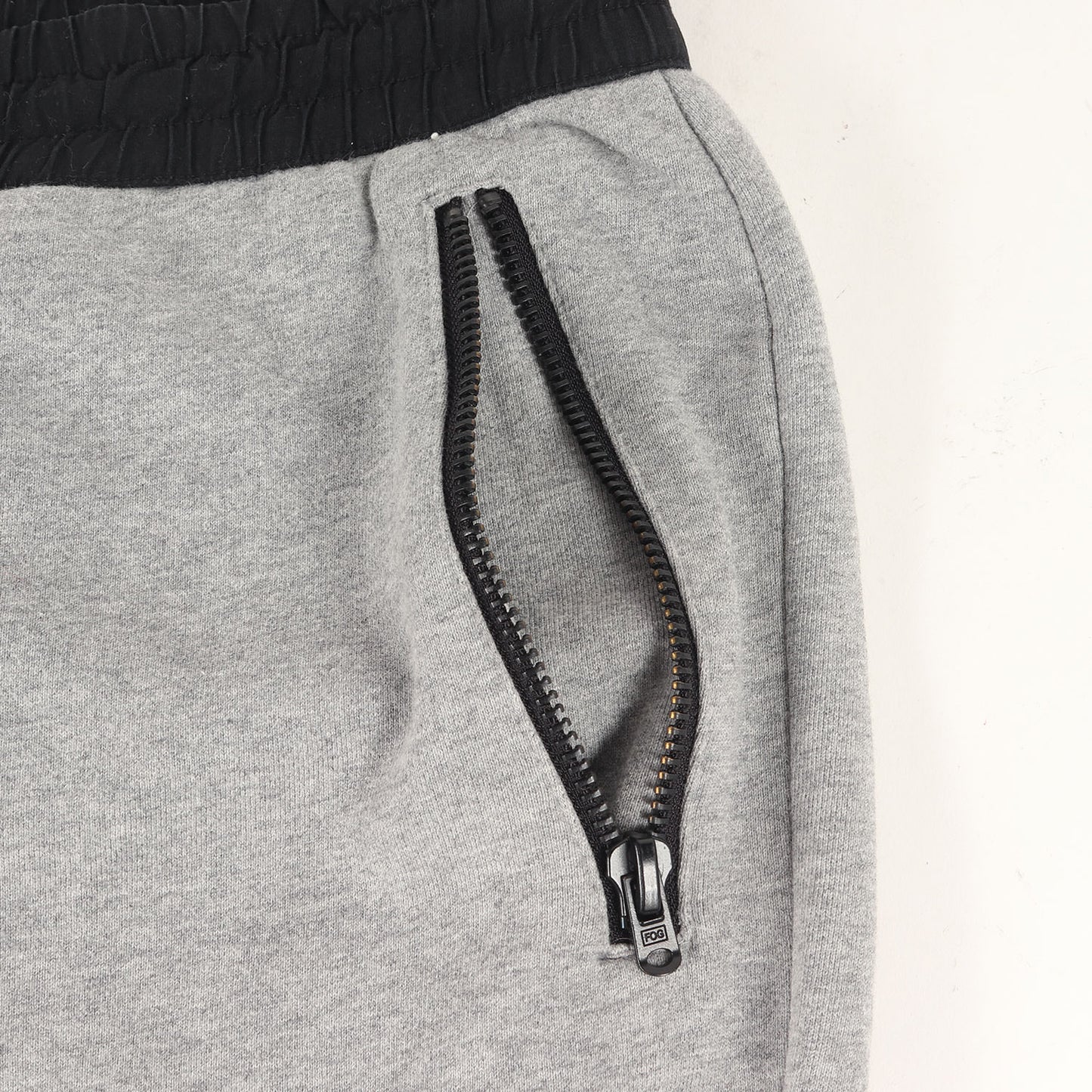 FOG ESSENTIALS スキニー スウェットパンツ