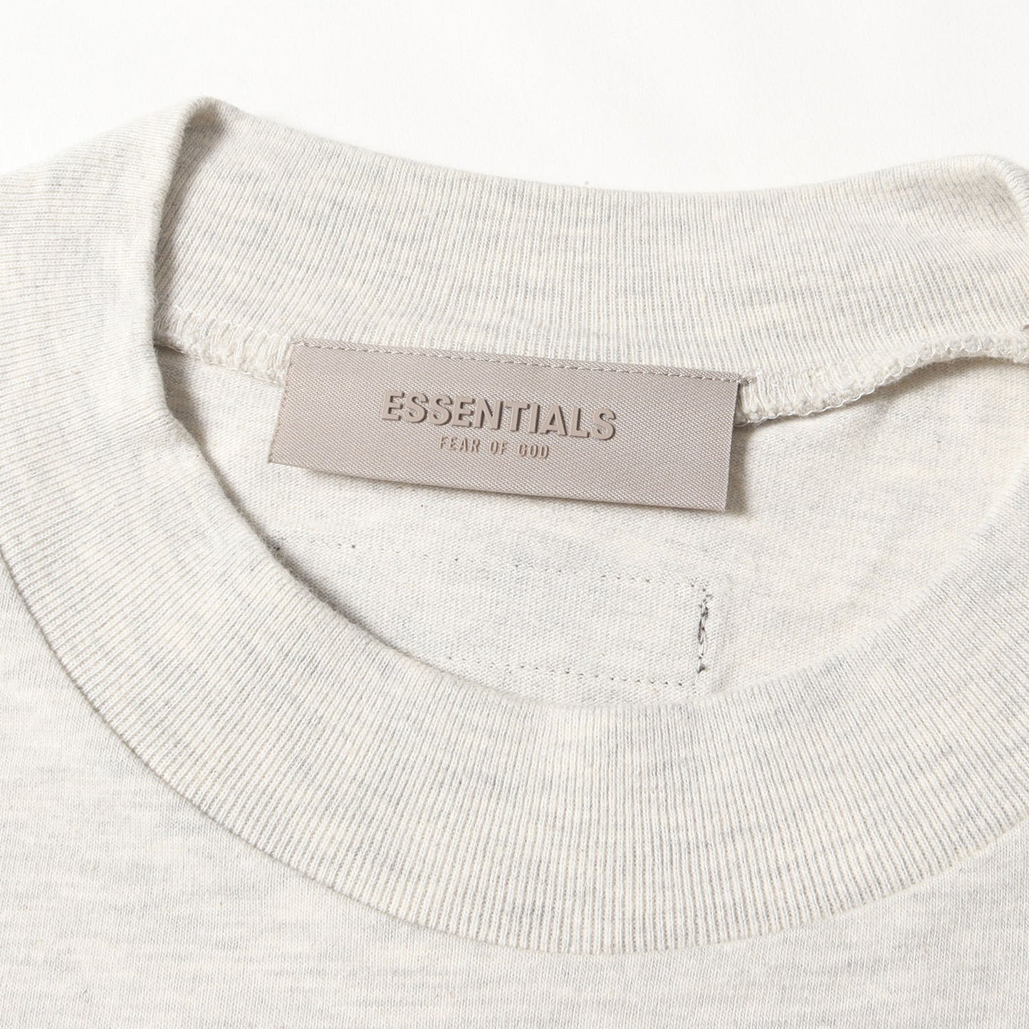 FOG ESSENTIALS フロッキープリント Tシャツ