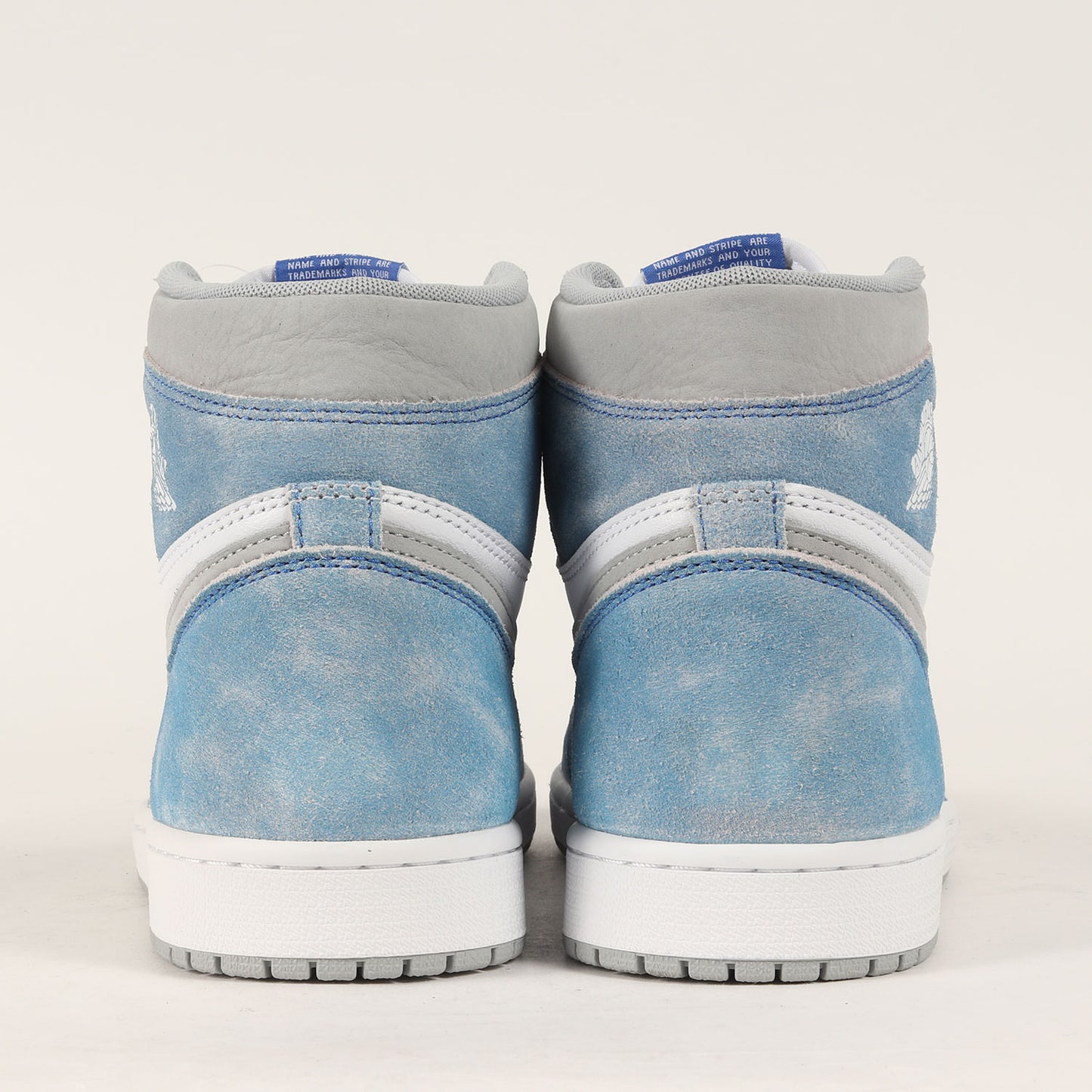 AIR JORDAN 1 RETRO HIGH OG HYPER ROYAL (555088-402)