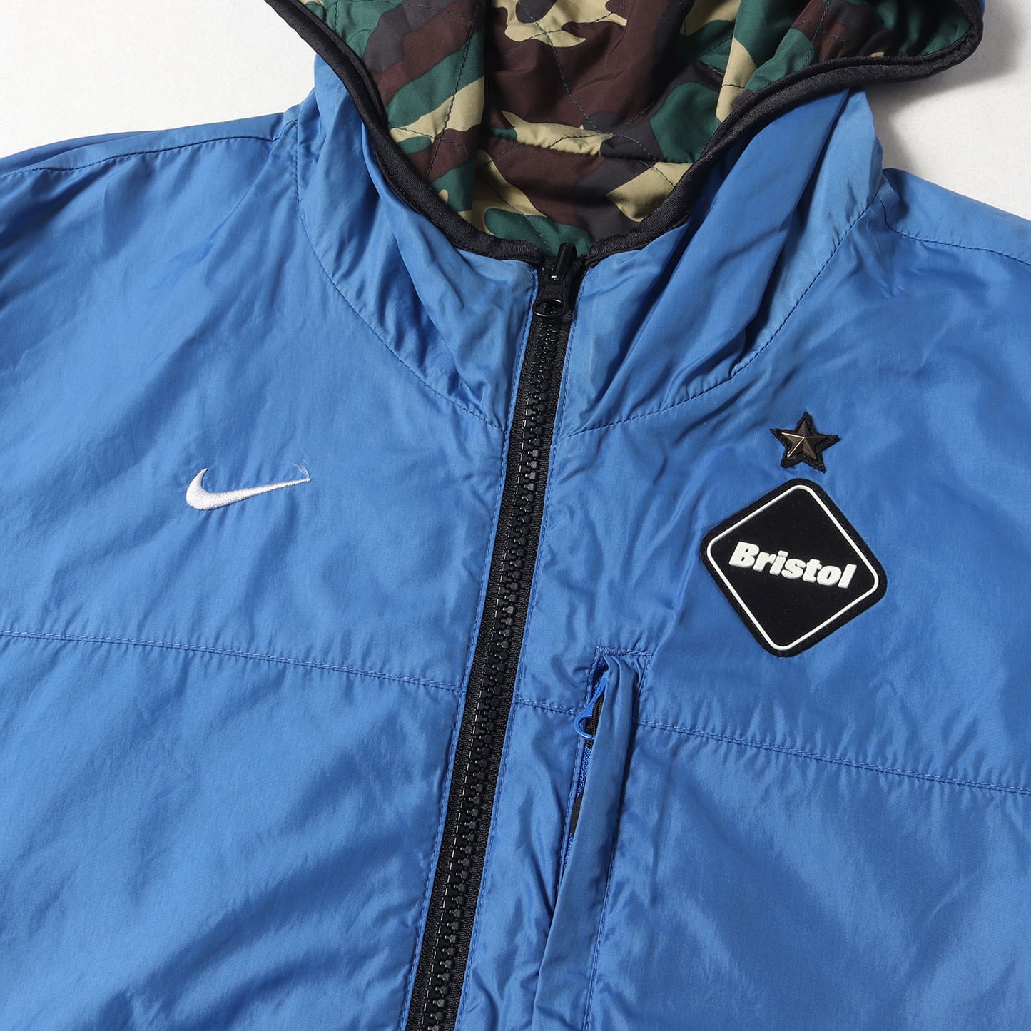 ×NIKE カモフラージュ リバーシブル キルティング ジャケット