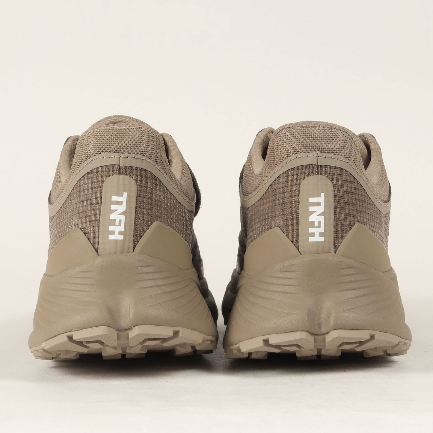 24AW ×HYKE ベクティブ エンデュリス  トレイルランニングシューズ(Vective Enduris 3 SE)