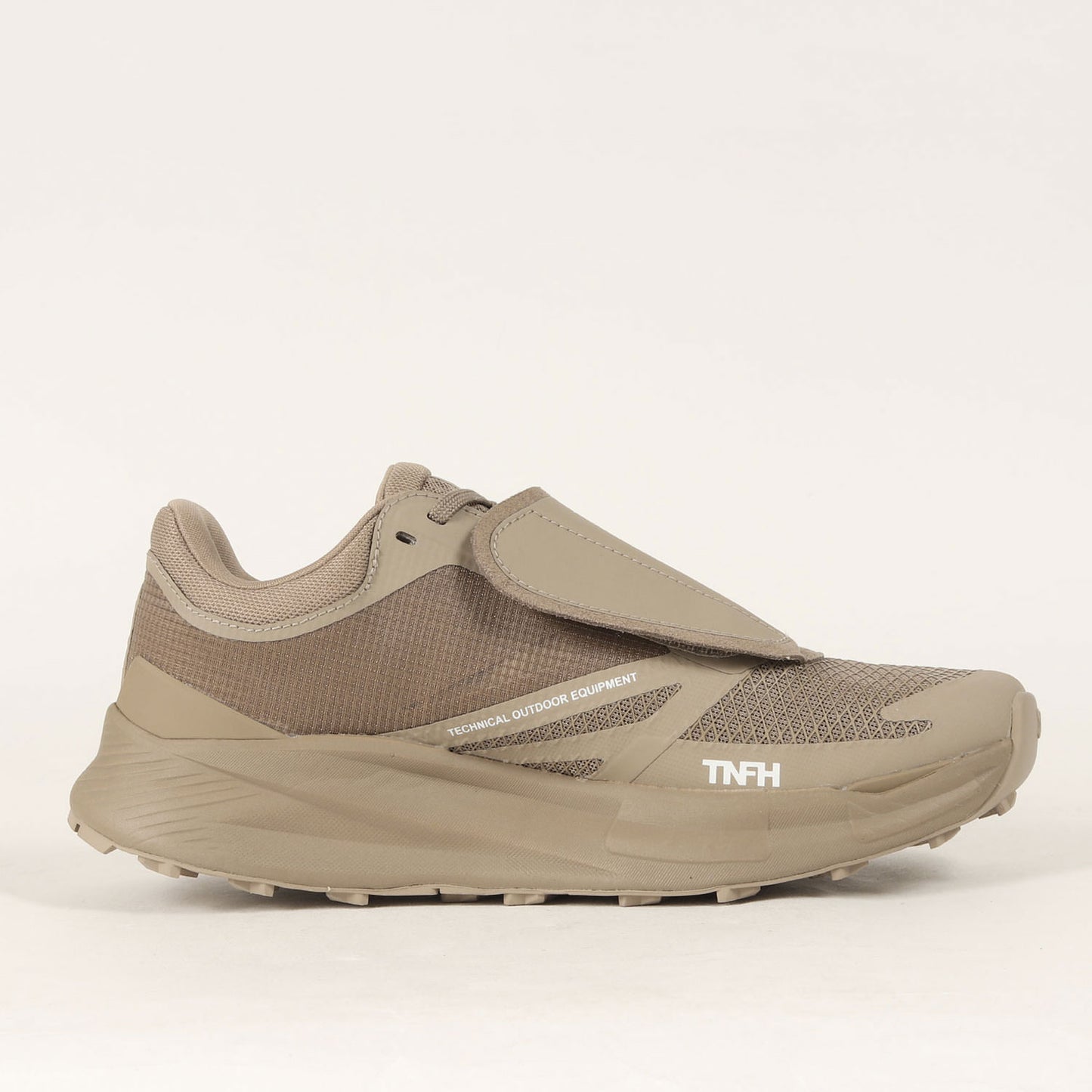 24AW ×HYKE ベクティブ エンデュリス  トレイルランニングシューズ(Vective Enduris 3 SE)