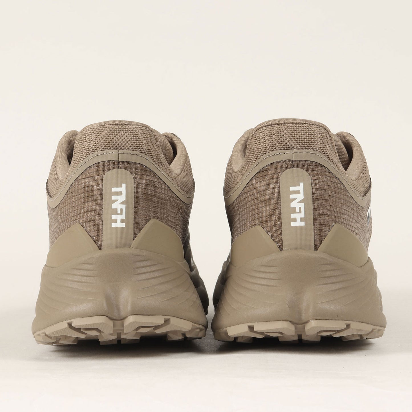 24AW ×HYKE ベクティブ エンデュリス  トレイルランニングシューズ(Vective Enduris 3 SE)