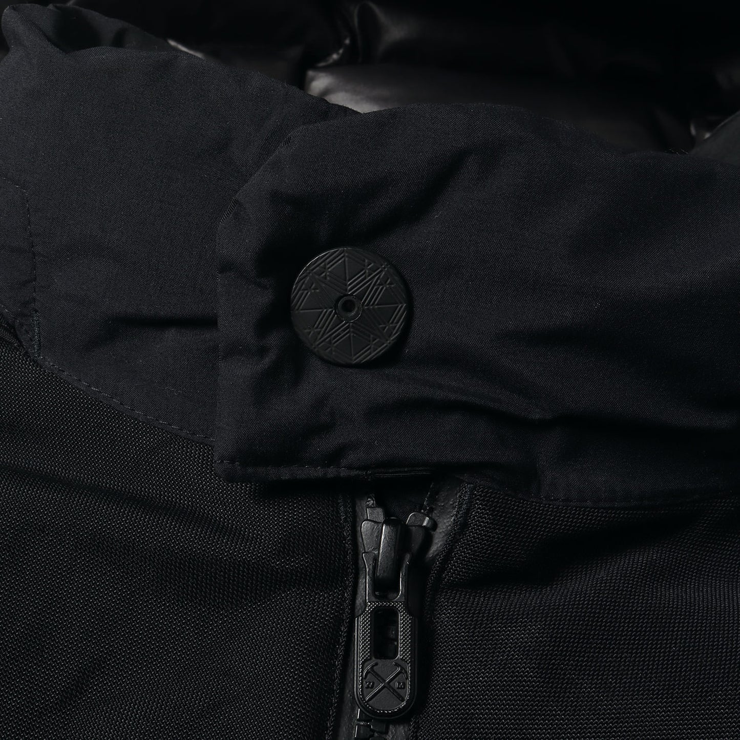 BLK ゴアテックス フード付き ダウンジャケット(GORE-TEX PACLITE NYLON TAFFEA DOWNJACKET)